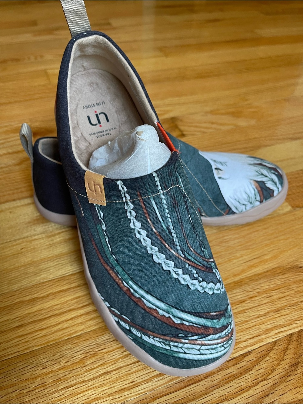 UIN Women's Slip-On Canvas Shoes in Dark Gray with Cream/Brown Artistic Print - Picture 6 of 6